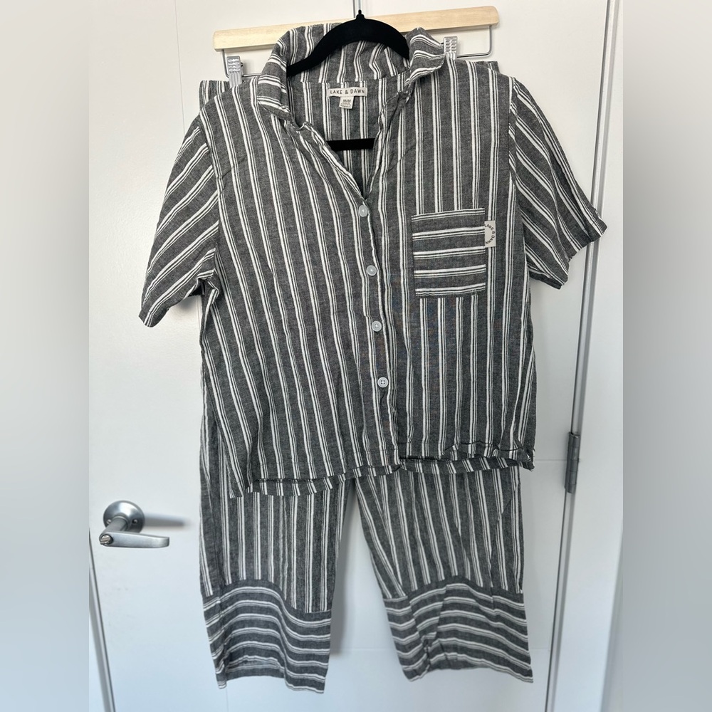 Lark & Ro Striped Short Sleeve Sleep Set in Gray and White